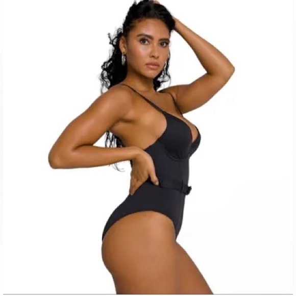 🆕 GOOD AMERICAN Black Show Off One Piece Underwire Cups Belt Swimsuit Size 6 3x - Picture 2 of 11